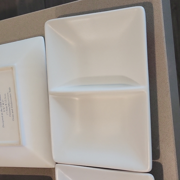 Chantal 6 3/4”x5" Divided Party Plates Set of 4 Stoneware - Picture 2 of 6